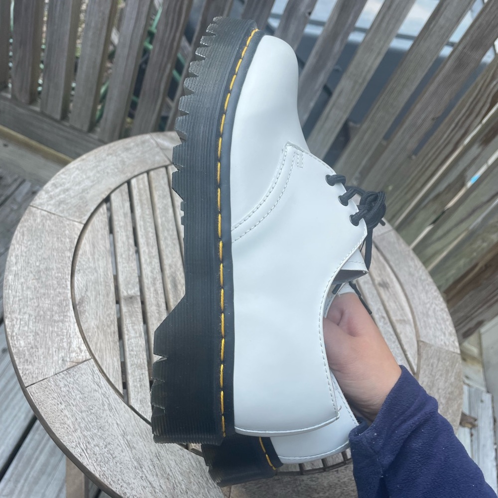 Dr. Martens 1461 Smooth Leather Oxford Shoes in White Size 7 NWT - Picture 15 of 16